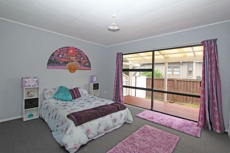 Photo of property in 2/570 Weymouth Road, Weymouth, Auckland, 2103