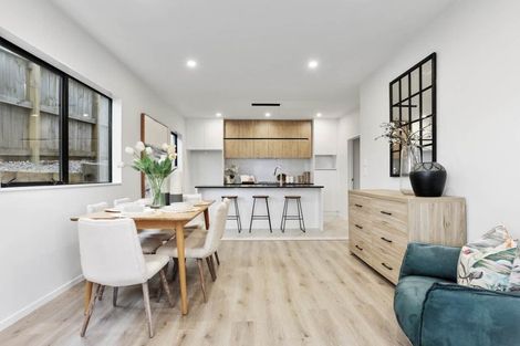 Photo of property in 6b Dalwhinnie Parade, Highland Park, Auckland, 2010