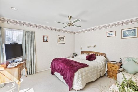 Photo of property in 2 Mirabell Place, Golflands, Auckland, 2013