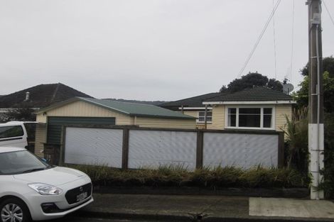 Photo of property in 15 Woodstock Terrace, Tawa, Wellington, 5028