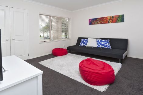 Photo of property in 27 Corta Bella Place, Golflands, Auckland, 2013