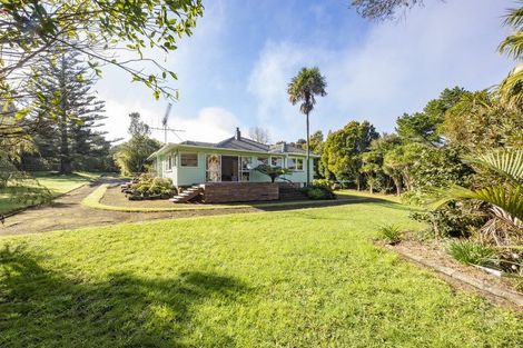Photo of property in 380 Muriwai Road, Waimauku, 0881