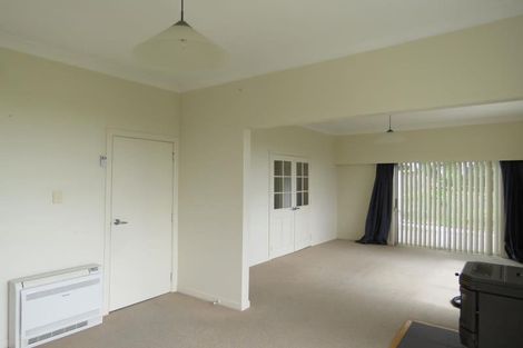 Photo of property in 55 Pioneer Road, Moturoa, New Plymouth, 4310