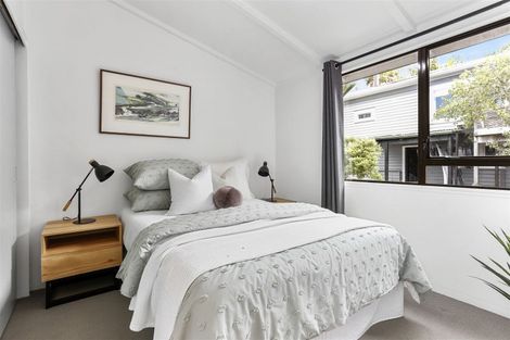 Photo of property in 3/6 Le Roy Terrace, Birkenhead, Auckland, 0626
