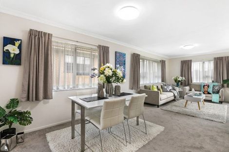 Photo of property in 2/327 Great South Road, Papakura, 2110