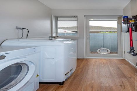 Photo of property in 10 Bideford Place, Dallington, Christchurch, 8061