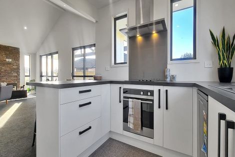 Photo of property in 30 Oldfield Lane, Marton, 4710