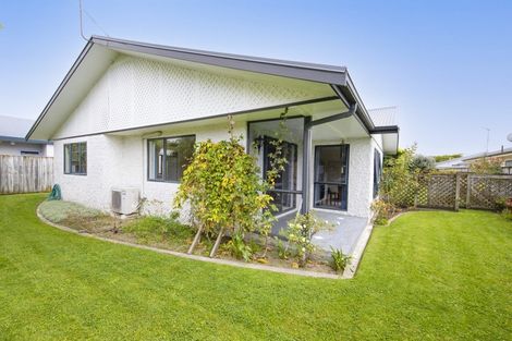 Photo of property in 71 Avenue Road, Greenmeadows, Napier, 4112