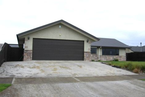 Photo of property in 16 Fernlea Avenue, Kelvin Grove, Palmerston North, 4414