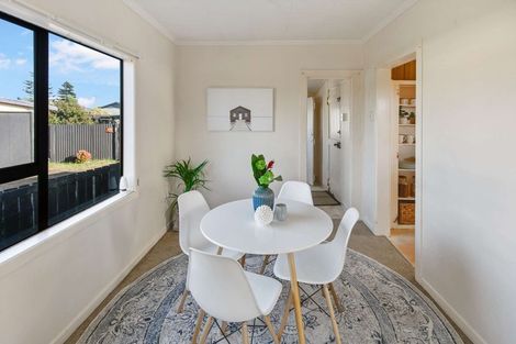 Photo of property in 1 Manuka Street, Castlecliff, Whanganui, 4501