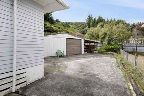 Photo of property in 15 Parenga Street, Wainuiomata, Lower Hutt, 5014