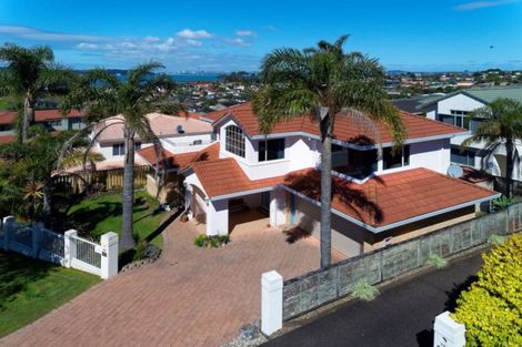 Photo of property in 26 Tornado Place, West Harbour, Auckland, 0618