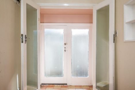 Photo of property in 204 Coutts Street, Rongotai, Wellington, 6022