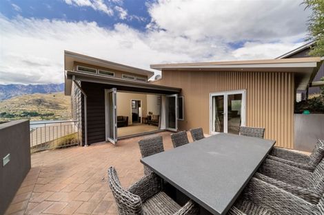 Photo of property in 69a Hensman Road, Queenstown, 9300