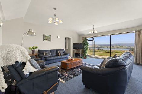 Photo of property in 67 Surrey Heights, Waihola, Outram, 9073