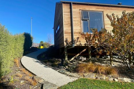 Photo of property in 12 Daniels Terrace, Wanaka, 9305