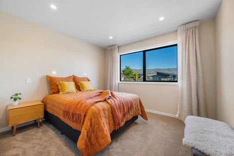 Photo of property in 16 Woods Crescent, Cromwell, 9310