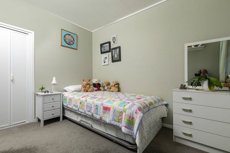 Photo of property in 36 Chilcott Road, Henderson, Auckland, 0612