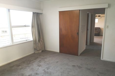 Photo of property in 170 Chivalry Road, Glenfield, Auckland, 0629