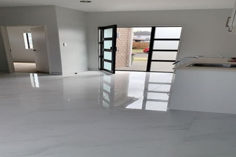 Photo of property in 2 Castlederg Drive, Flat Bush, Auckland, 2019