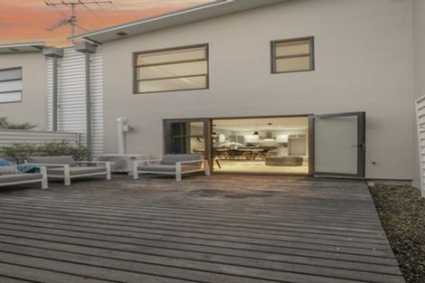 Photo of property in 9/40 Scarlet Oak Drive, Schnapper Rock, Auckland, 0632