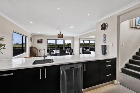 Photo of property in 17 Ponderosa Place, Opunake, 4616