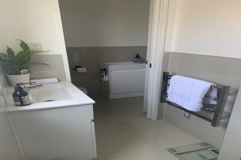 Photo of property in 60 Niu Lane, Te Atatu South, Auckland, 0610