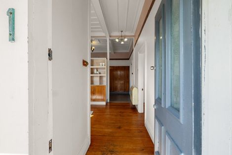 Photo of property in 1 Gaine Street, New Plymouth, 4310