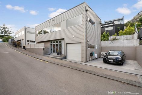 Photo of property in 2 Lakshmi Place, Khandallah, Wellington, 6035