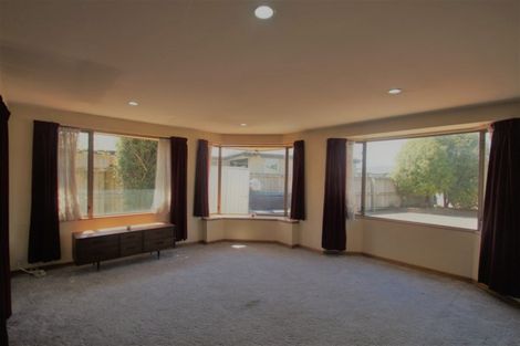 Photo of property in 52 Blue Gum Place, New Brighton, Christchurch, 8083