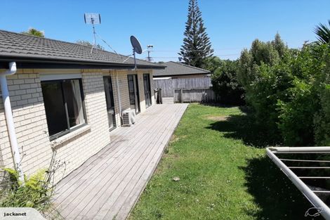 Photo of property in 28a Kamara Road, Glen Eden, Auckland, 0602