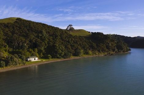 Photo of property in 59 Waimangu Road, Waiheke Island, 1971