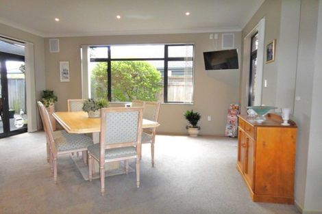 Photo of property in 22 Key West Drive, One Tree Point, 0118