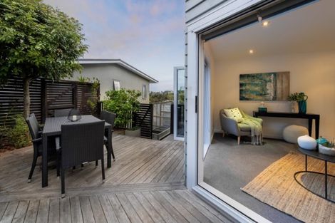 Photo of property in 37a Peter Terrace, Castor Bay, Auckland, 0620