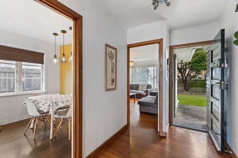 Photo of property in 69 Taikata Road, Te Atatu Peninsula, Auckland, 0610