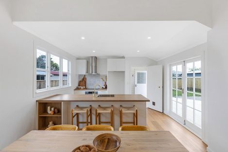 Photo of property in 11 Rosalie Terrace, Kelvin Grove, Palmerston North, 4414