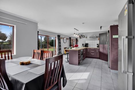 Photo of property in 320 Austin Road, Normanby, Hawera, 4673