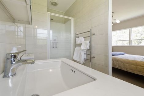 Photo of property in 7 Jessmae Place, Hillcrest, Auckland, 0627