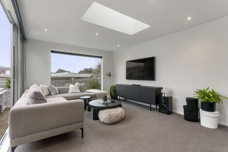 Photo of property in 35 Kiwi Road, Point Chevalier, Auckland, 1022