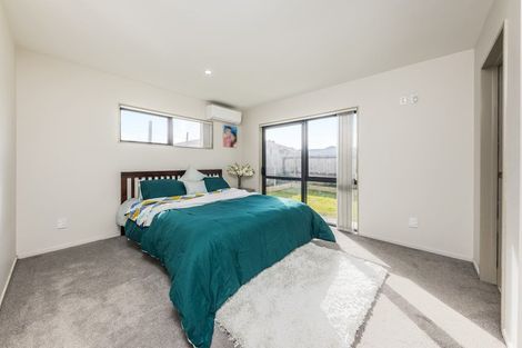 Photo of property in 95b Maplesden Drive, Clendon Park, Auckland, 2103