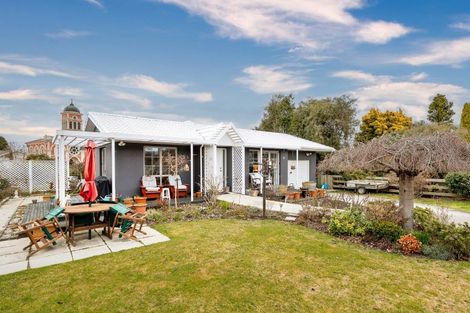 Photo of property in 17 Churchill Place, Waimate, 7924