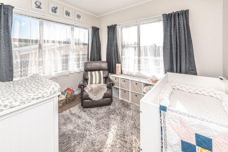 Photo of property in 13 Karaka Street, Castlecliff, Whanganui, 4501