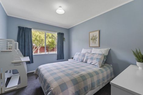 Photo of property in 2 Seagull Place, Whitby, Porirua, 5024