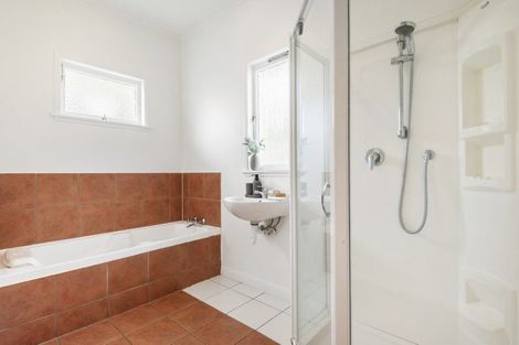 Photo of property in 28a Francis Street, Hauraki, Auckland, 0622