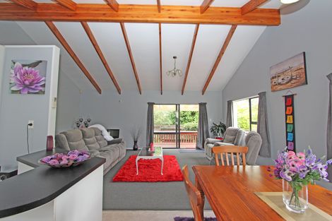 Photo of property in 2/570 Weymouth Road, Weymouth, Auckland, 2103