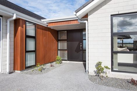 Photo of property in 32 Monaro Place, Papamoa, 3118