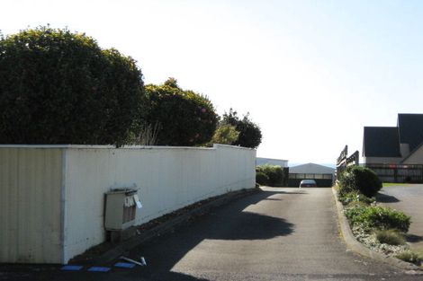 Photo of property in 2 Turehu Street, Merrilands, New Plymouth, 4312