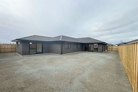 Photo of property in 37 Applegrove Crescent, Belfast, Christchurch, 8051