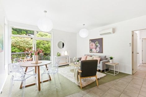 Photo of property in 2/39 Onslow Road, Khandallah, Wellington, 6035