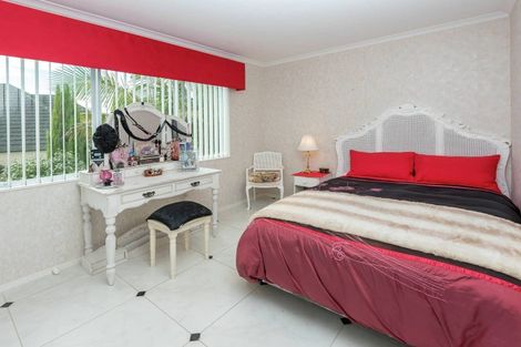 Photo of property in 16 Casabella Court, Northpark, Auckland, 2013